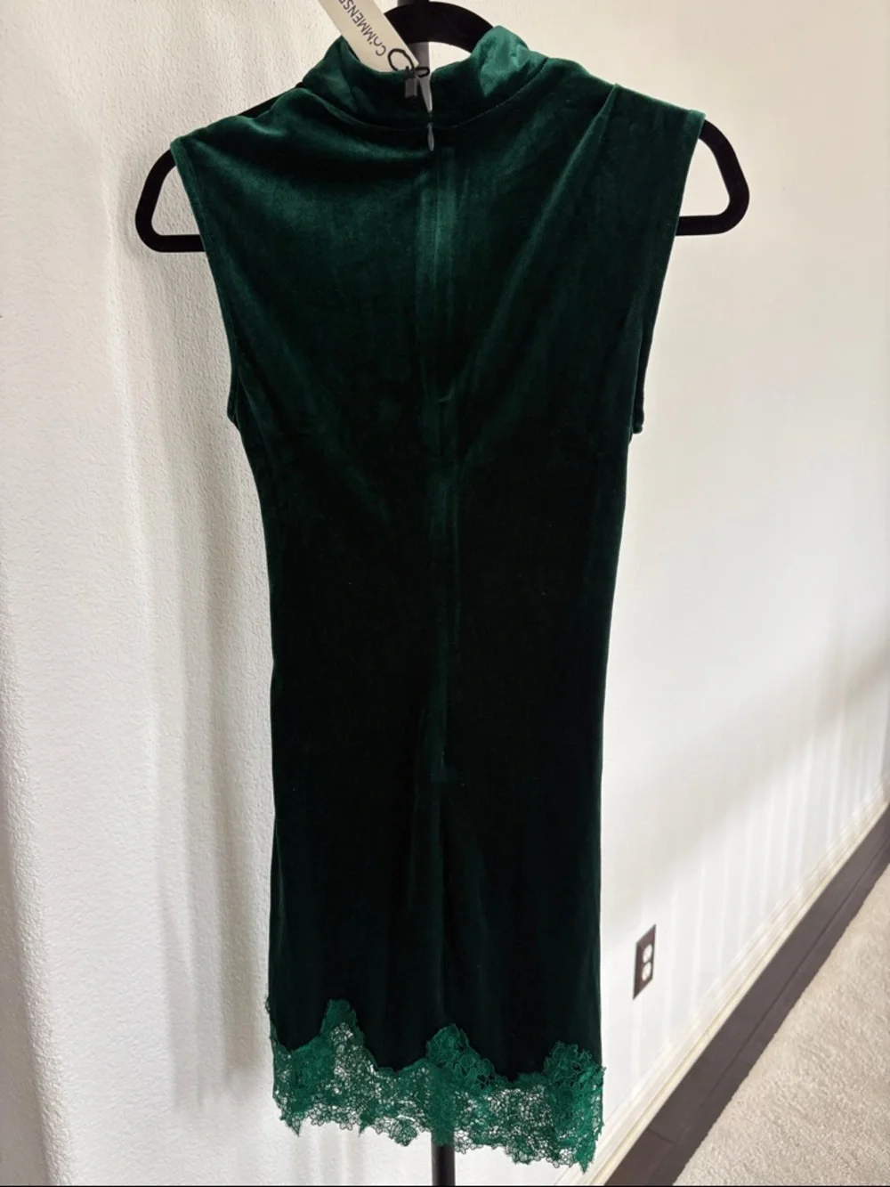 Commense Lace Trim Ruched Velvet Mini Dress NWT Size S - Picture 5 of 6